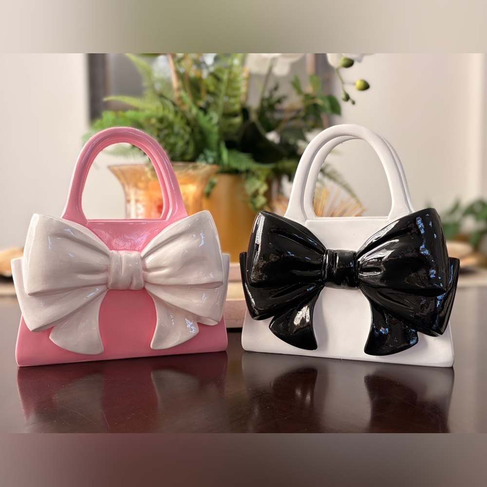 Last One!!🩷🤍🖤Elegant Pink or black Bow Handbag vase🎀✨ 9” x 7”